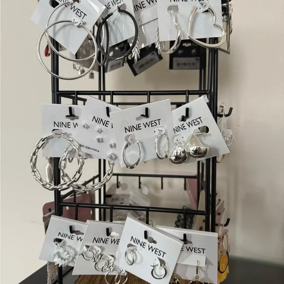 Earring Collection - Picture 6 of 8